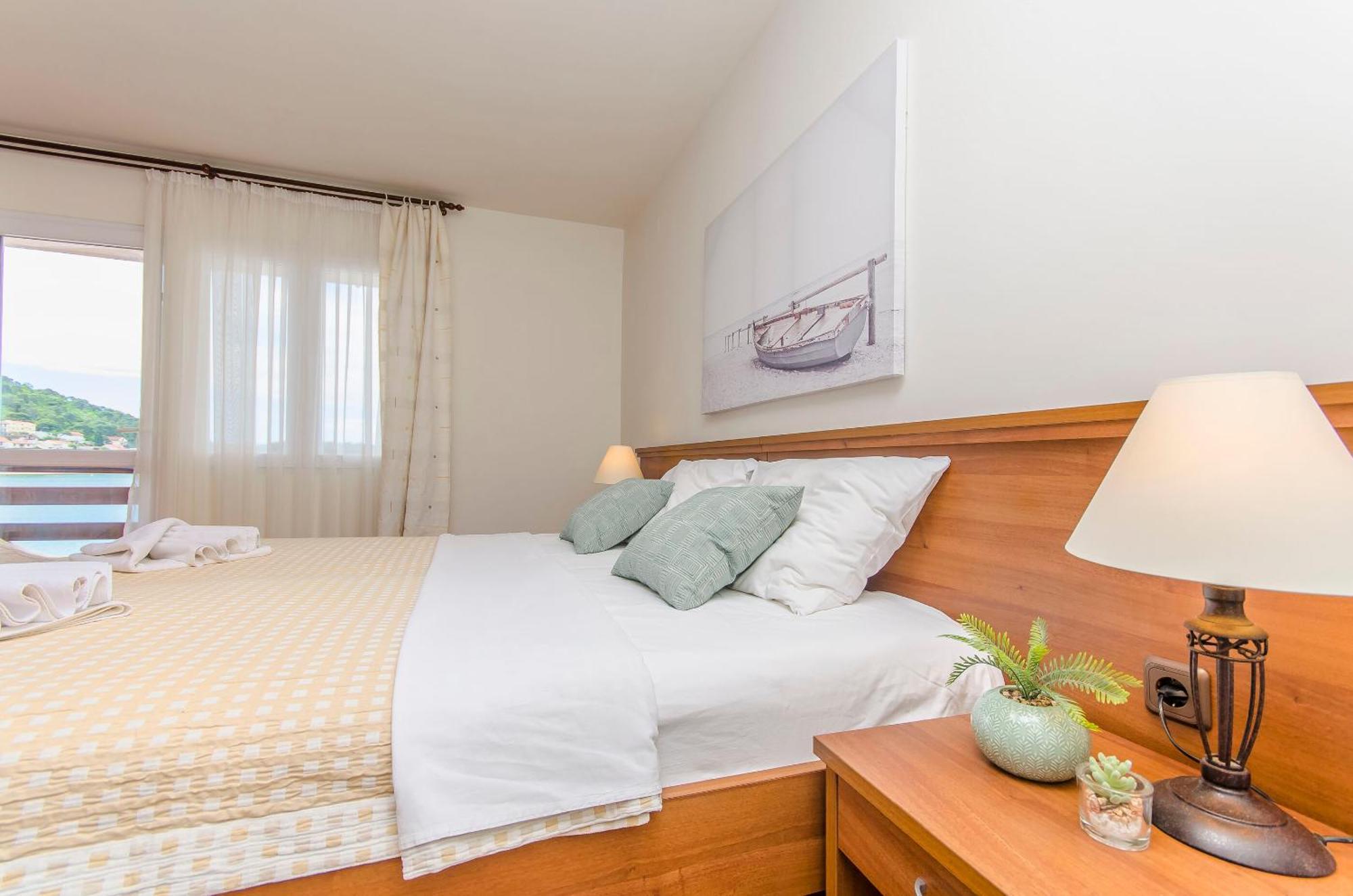House Hotel Plava Laguna Tisno Exterior photo