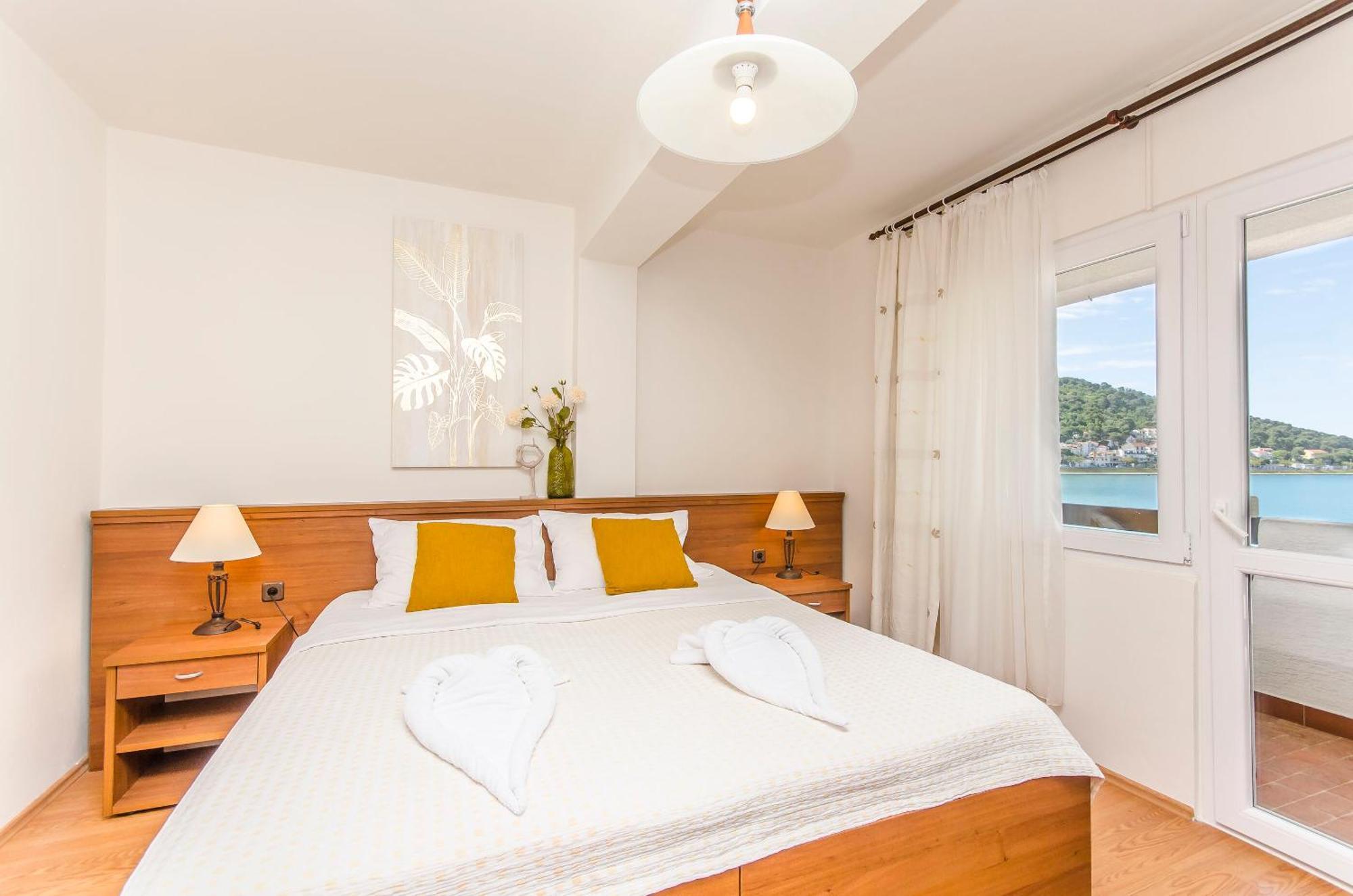House Hotel Plava Laguna Tisno Exterior photo