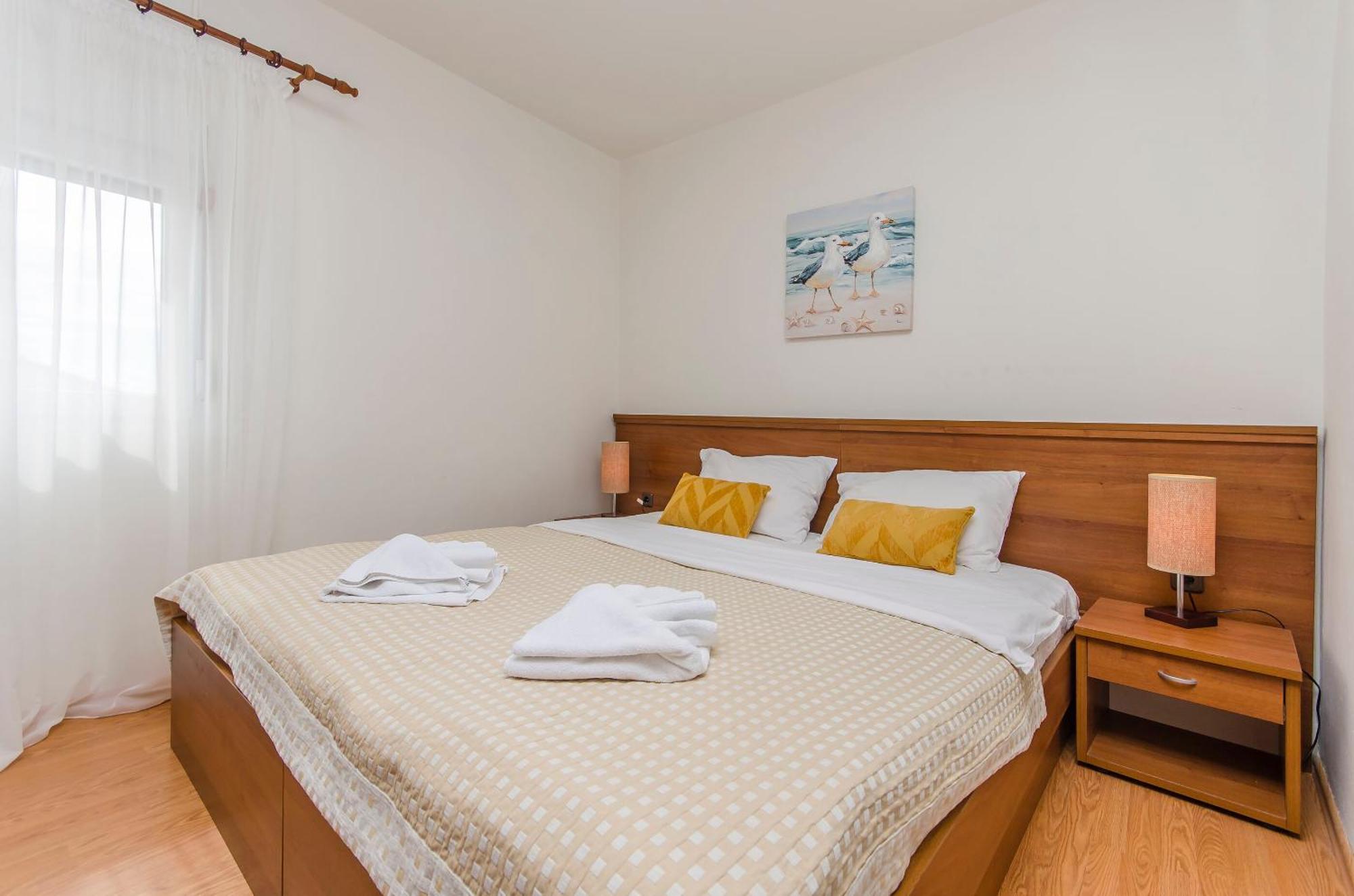 House Hotel Plava Laguna Tisno Exterior photo