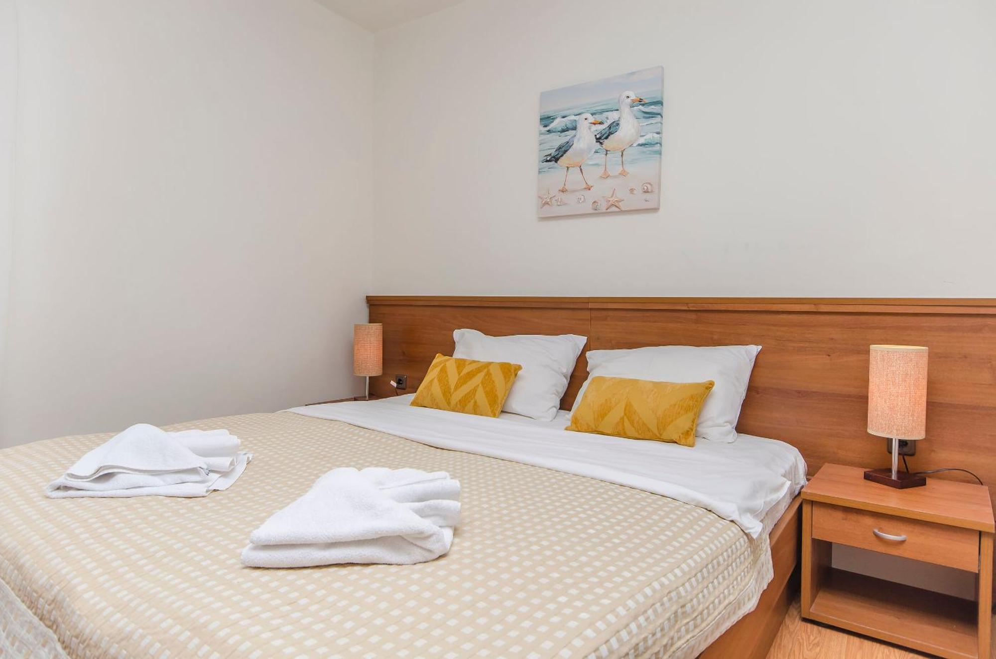 House Hotel Plava Laguna Tisno Exterior photo