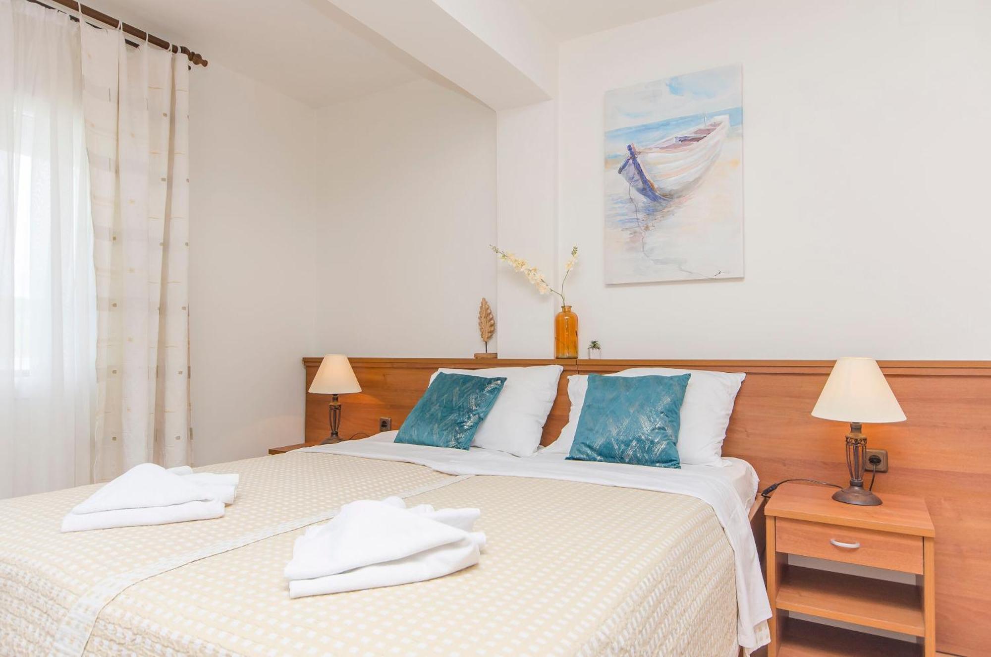 House Hotel Plava Laguna Tisno Exterior photo