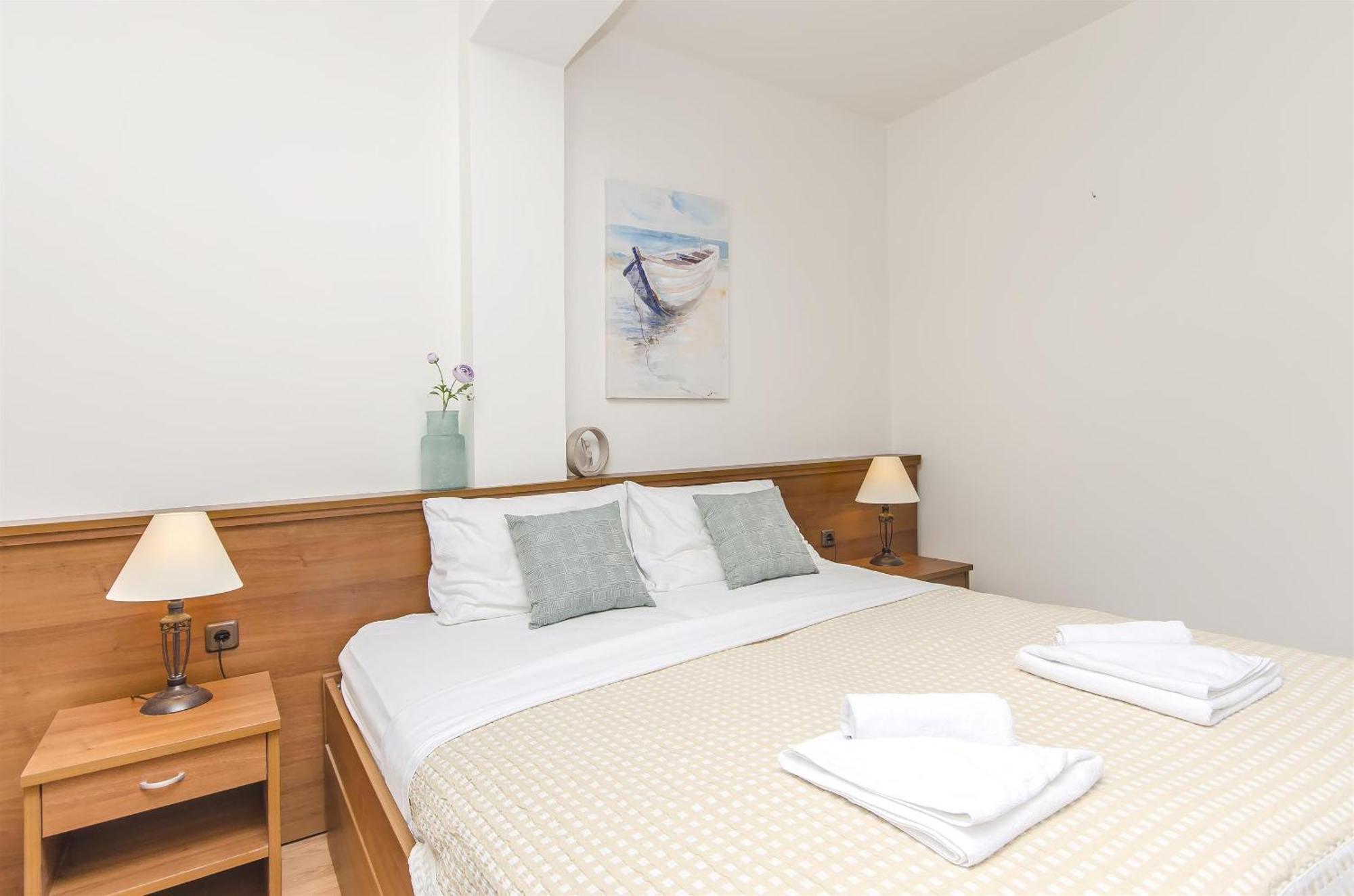 House Hotel Plava Laguna Tisno Exterior photo