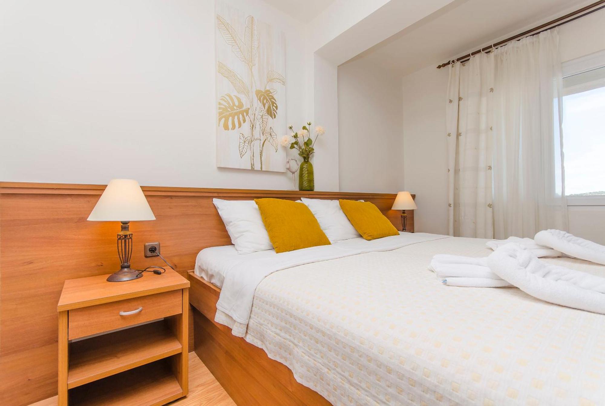 House Hotel Plava Laguna Tisno Exterior photo