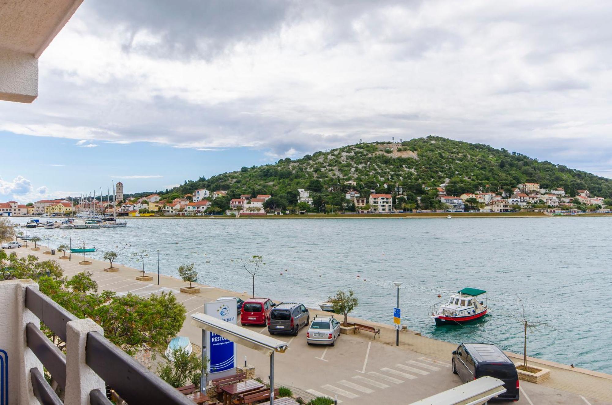 House Hotel Plava Laguna Tisno Room photo